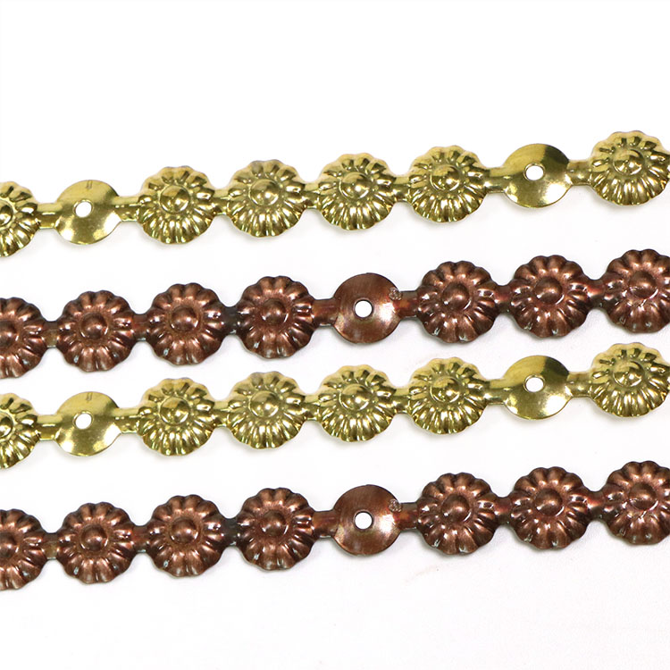 Transformeer uw meubels met prachtige ijzeren decoratieve spijkerstrips