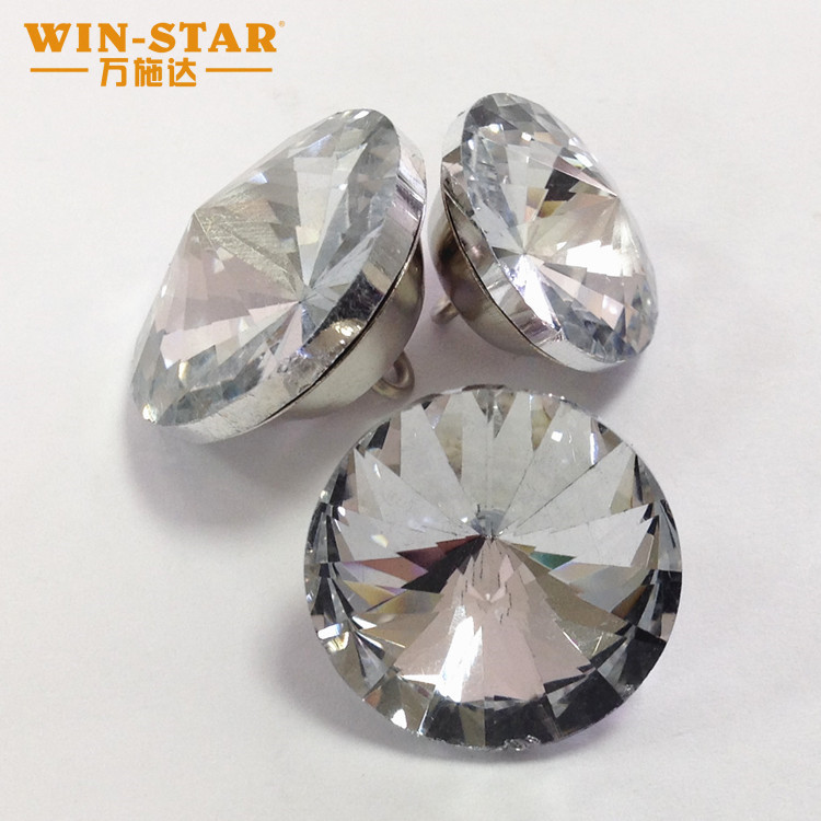 Dekorativ spenne for sofajern i glass: Ideell for hjemmedekorasjon