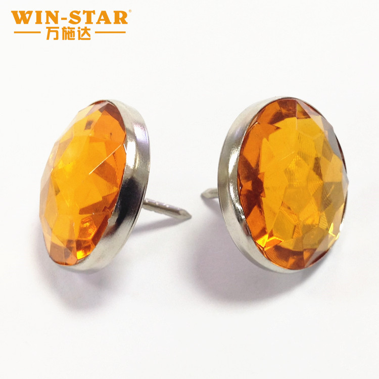 Akrilik D&uuml;ğmeler: Koltuk Dekorasyonunu Stil ve Dayanıklılıkla D&ouml;n&uuml;şt&uuml;r&uuml;yor