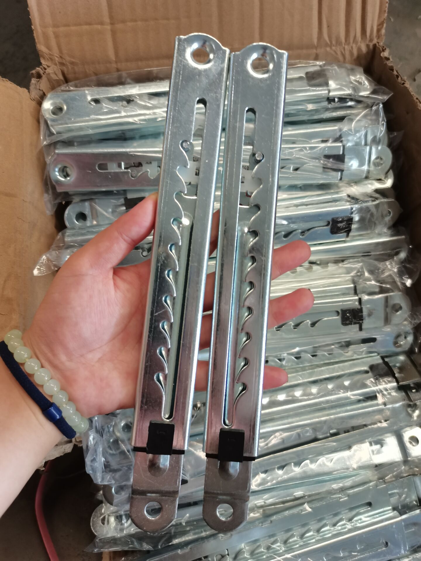 10 ទីតាំង តុដែក Hinge យន្តការគ្រែលៃតម្រូវបានសម្រាប់បន្ទប់ទទួលភ្ញៀវសណ្ឋាគារ