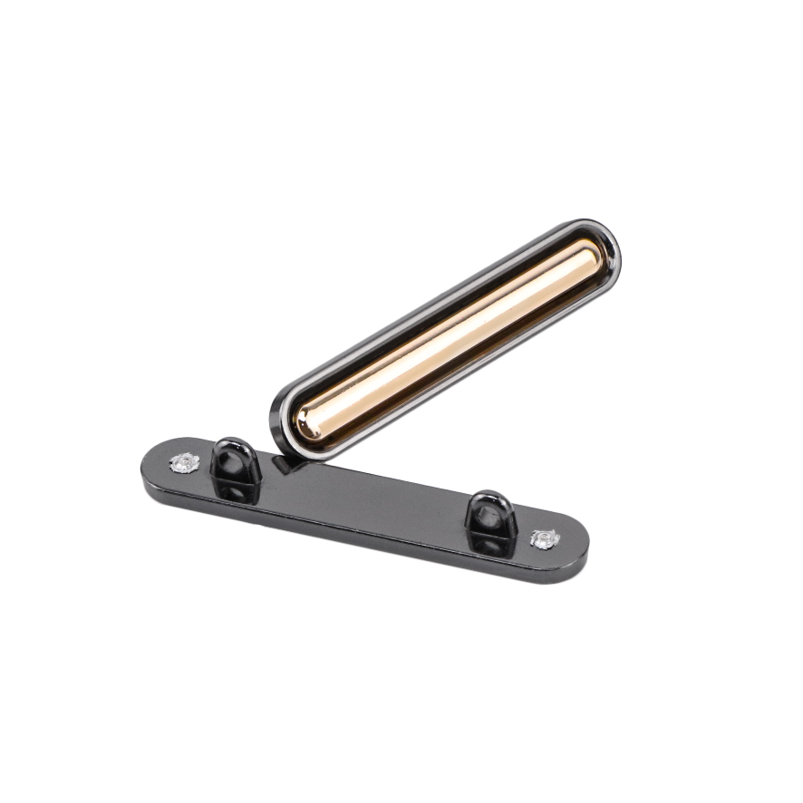 שדרג את הרהיטים שלך עם כפתורי מתכת בולטים