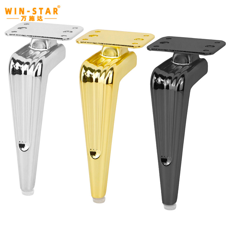 Kovov&eacute; nohy pohovky s dobrou stabilitou vyžaduj&uacute; dobr&eacute; konštrukčn&eacute; riešenie