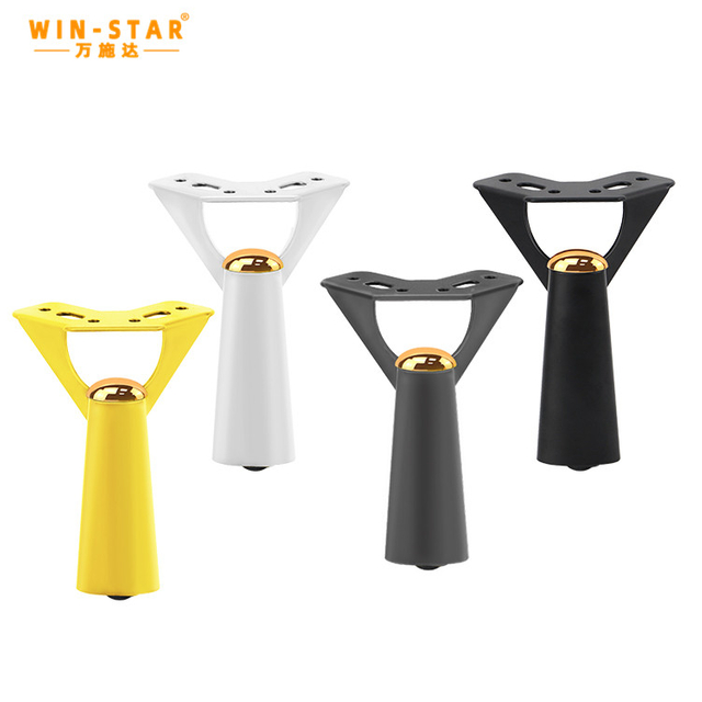 Metal kanepe ayaklarının &ccedil;eşitli ev sahnesine uyarlanması