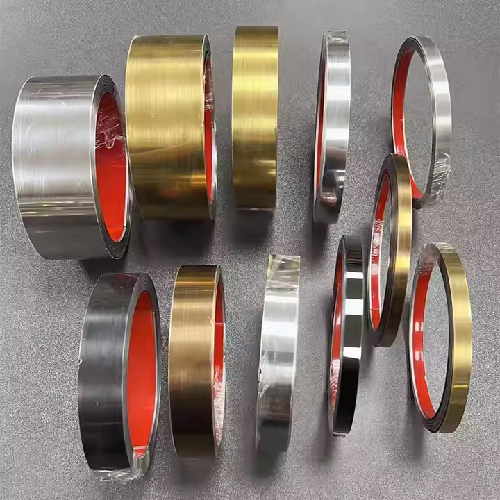 Einfache Installation, selbstklebendes Edelstahlband, goldene Luxus-Metall-Flachband-Rollenverkleidung