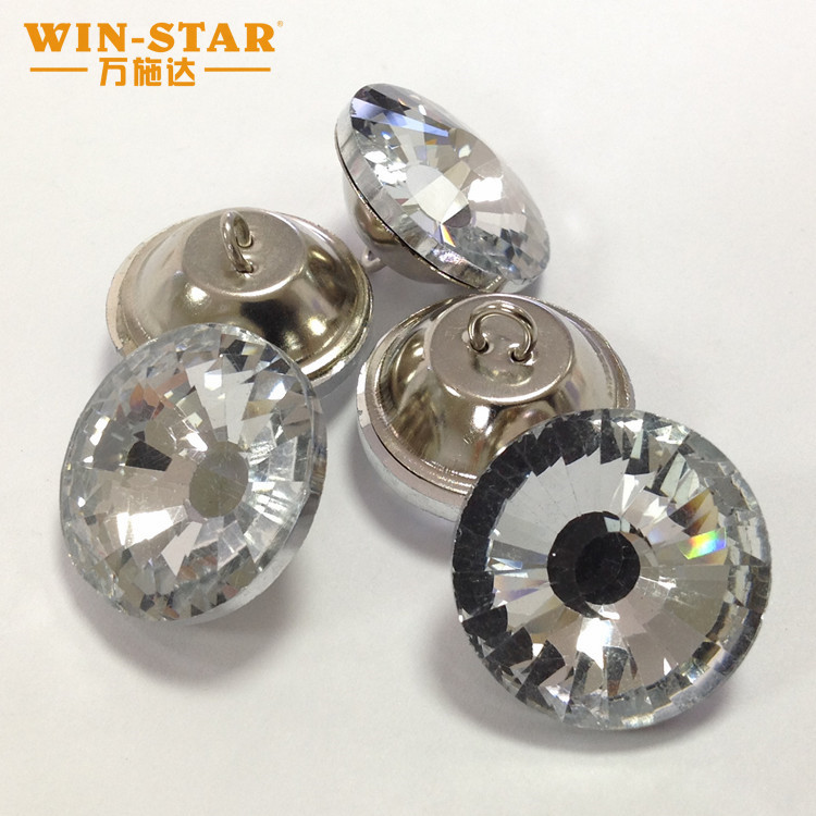 ប៊ូតុងតុបតែងកញ្ចក់សម្រាប់សាឡុង៖ ដោះសោភាពទាក់ទាញនៃការតុបតែងគេហដ្ឋានដ៏ប្រណីត